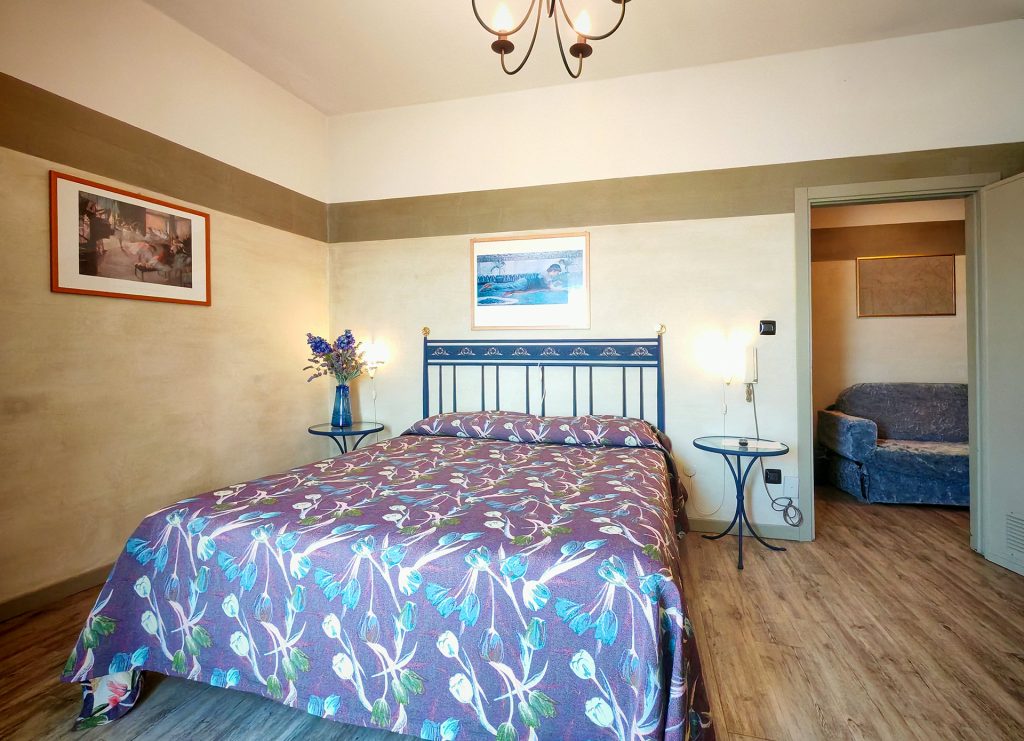 Superior Family Room with Lake Garda View - Hotel Castello San Antonio Lazise