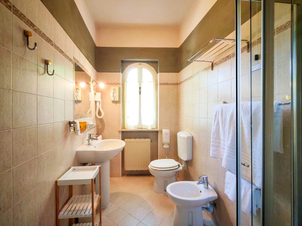 Habitación familiar superior con vistas al lago de Garda - Hotel Castello San Antonio Lazise