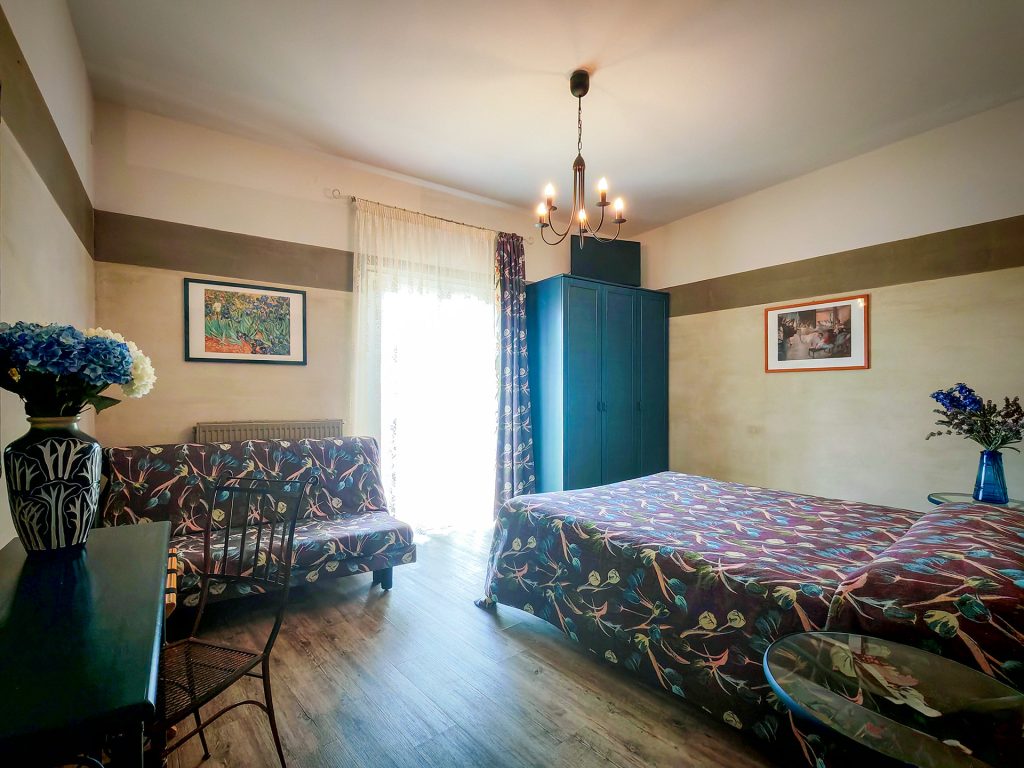 Superior Family Room with Lake Garda View - Hotel Castello San Antonio Lazise