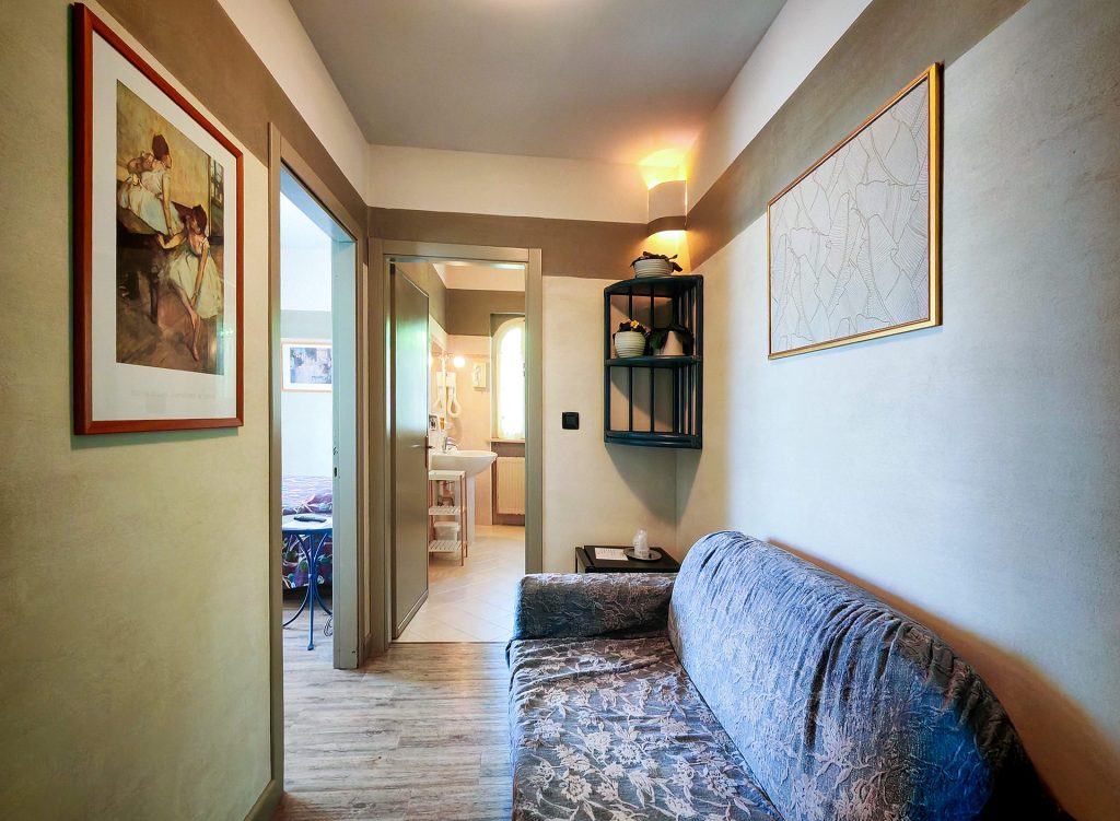 Superior Family Room with Lake Garda View - Hotel Castello San Antonio Lazise