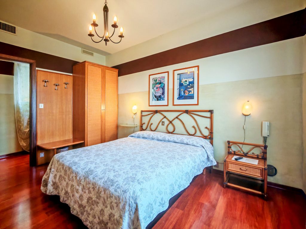 Junior Suite Room with Lake Garda View - Hotel Castello San Antonio Lazise