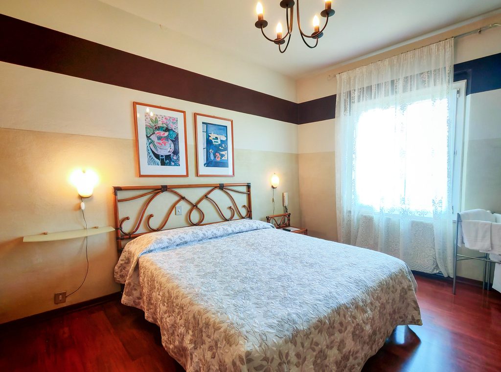Junior Suite Room with Lake Garda View - Hotel Castello San Antonio Lazise