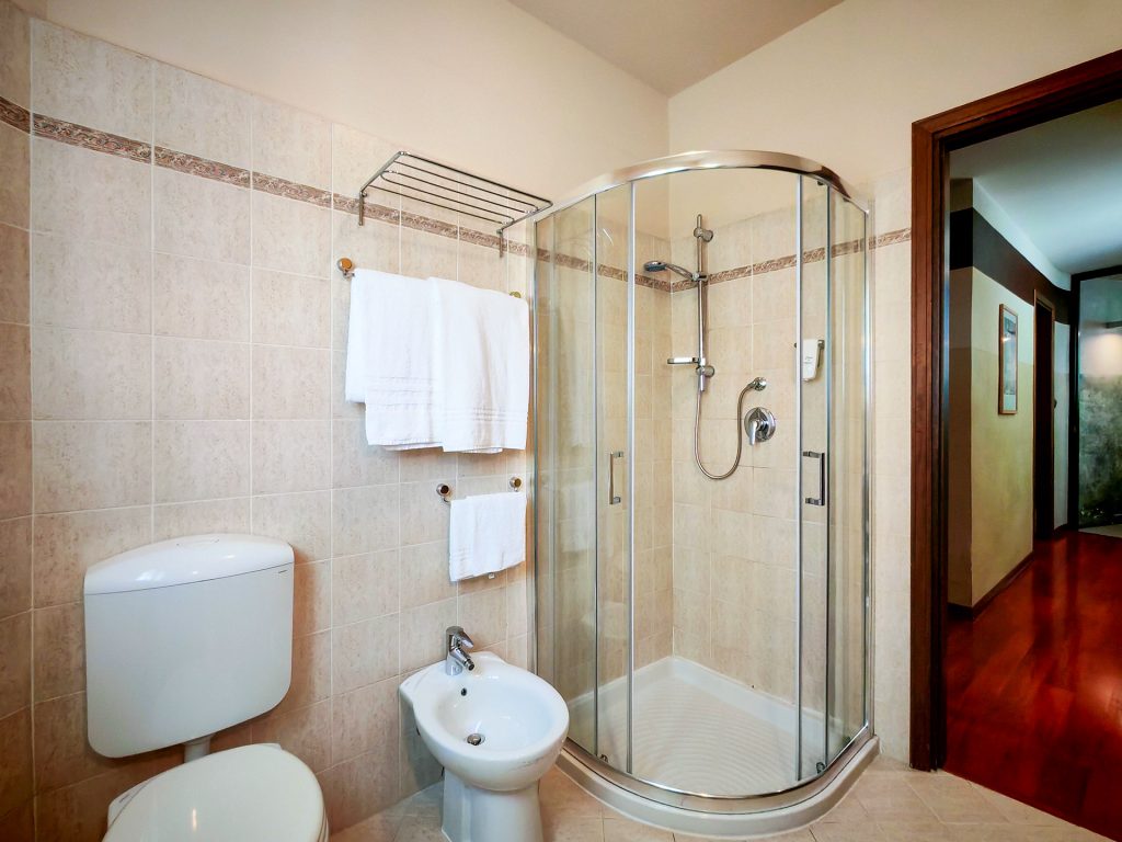 Junior Suite Room with Lake Garda View - Hotel Castello San Antonio Lazise