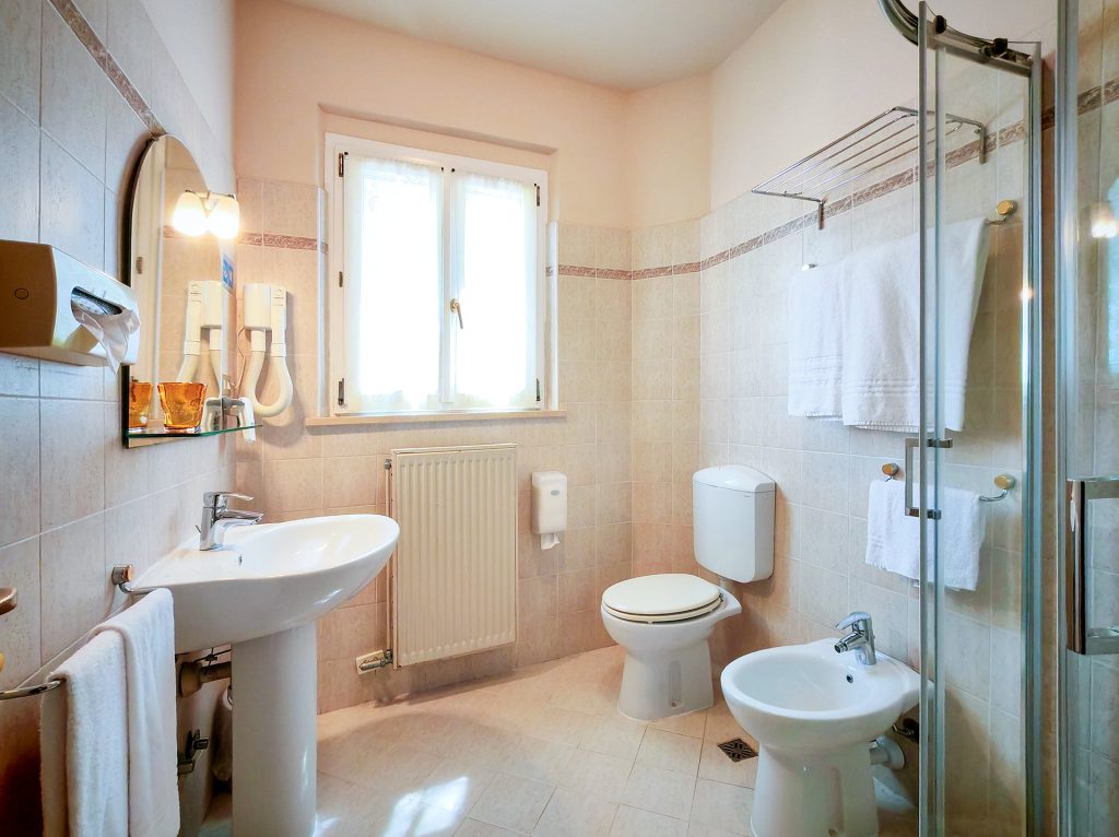 Junior Suite Room with Lake Garda View - Hotel Castello San Antonio Lazise