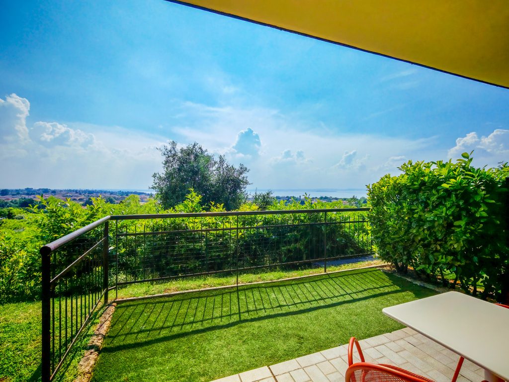 Superior Double Room with Lake Garda View - Pet Friendly - Hotel Castello San Antonio Lazise