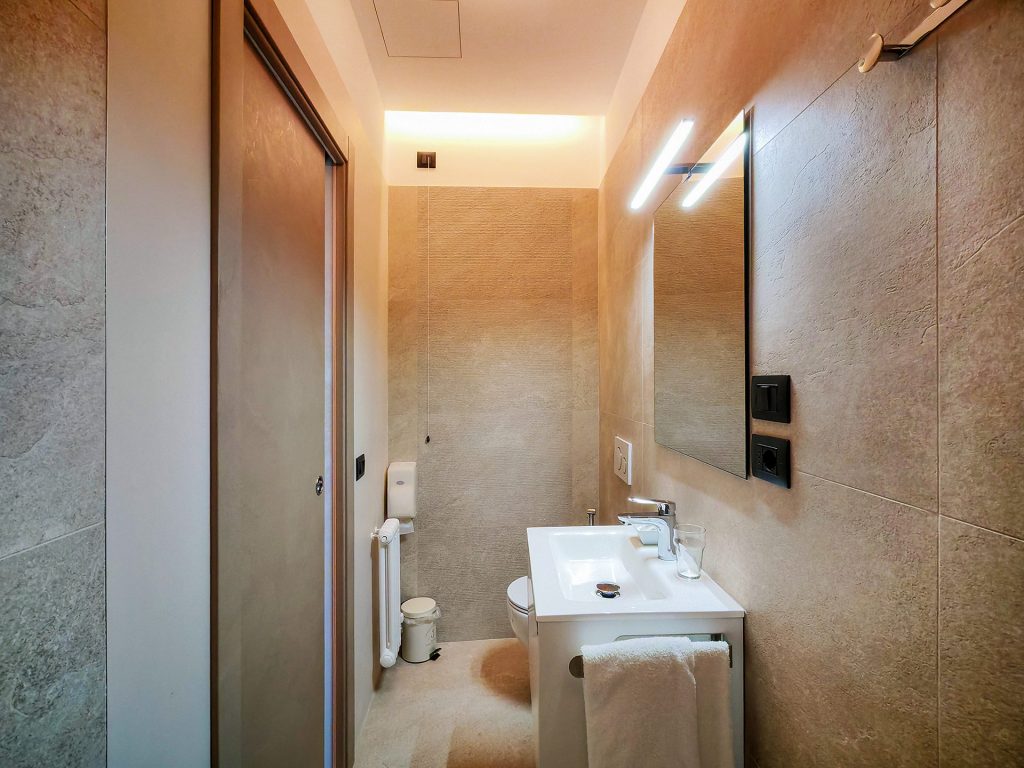 Superior Double Room with Lake Garda View - Pet Friendly - Hotel Castello San Antonio Lazise