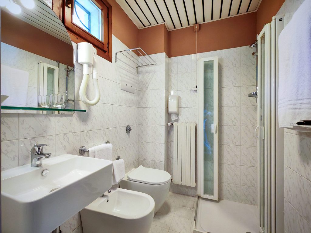 Superior Double Room with Lake Garda View - Pet Friendly - Hotel Castello San Antonio Lazise