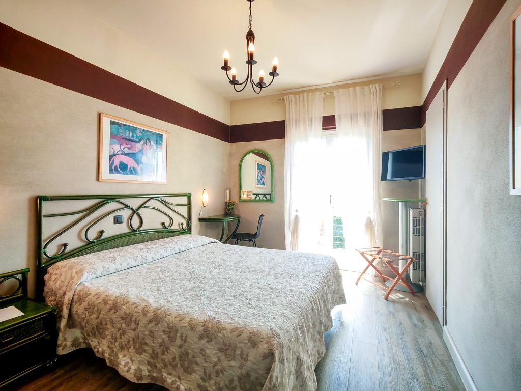 Double Room with Lake Garda View - Hotel Castello San Antonio Lazise