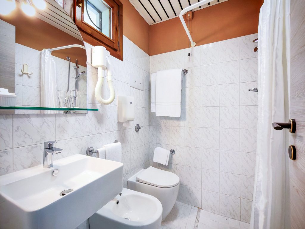 Double Room with Lake Garda View - Hotel Castello San Antonio Lazise