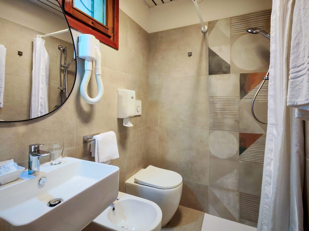 Double Room with Lake Garda View - Hotel Castello San Antonio Lazise